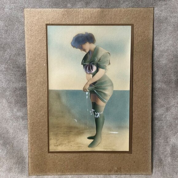 C. 1907 Celebrity Art Co. Boston- Girl Drying Herself on Side Of Beach - Picture 1 of 6